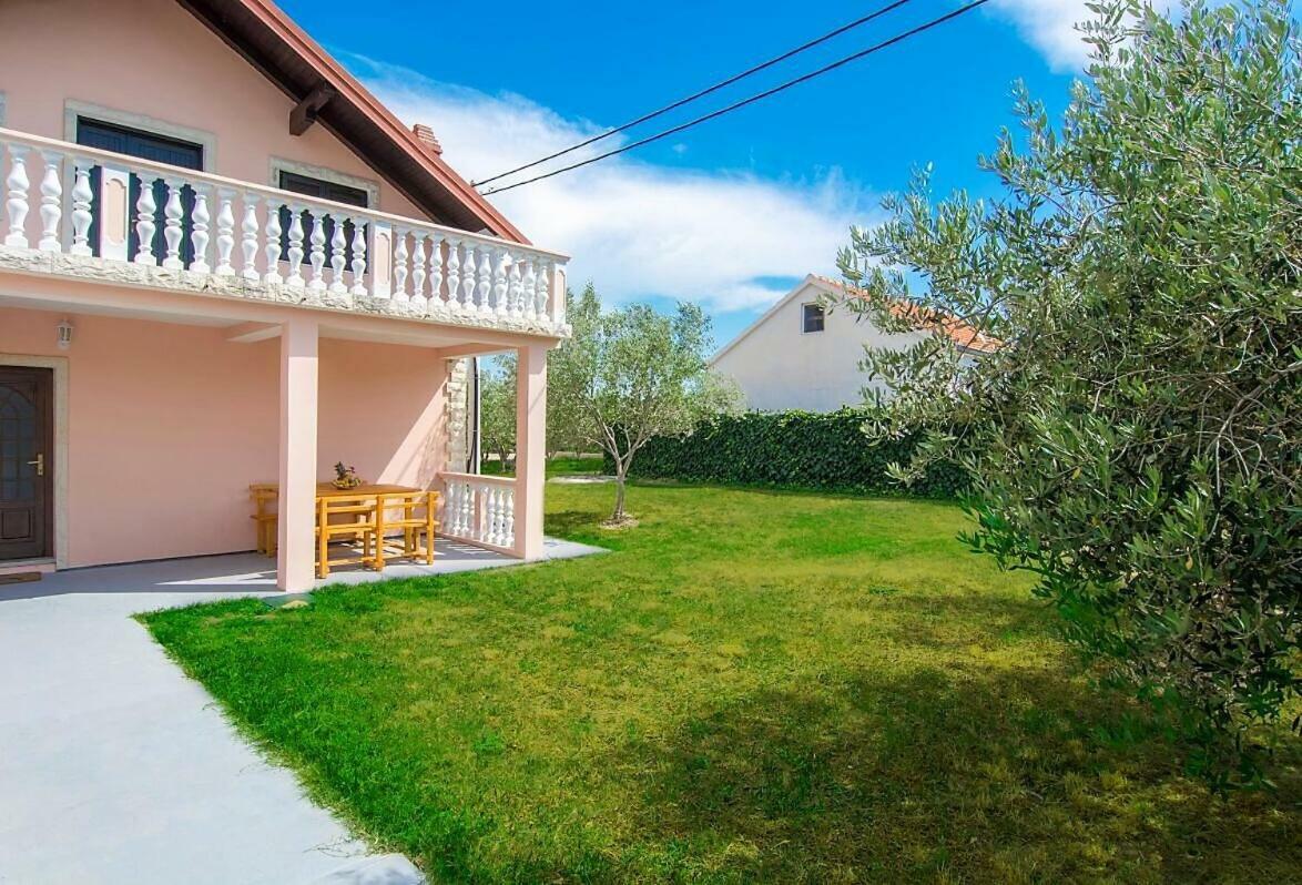 Vacation House Maslina Rupalj Exterior photo
