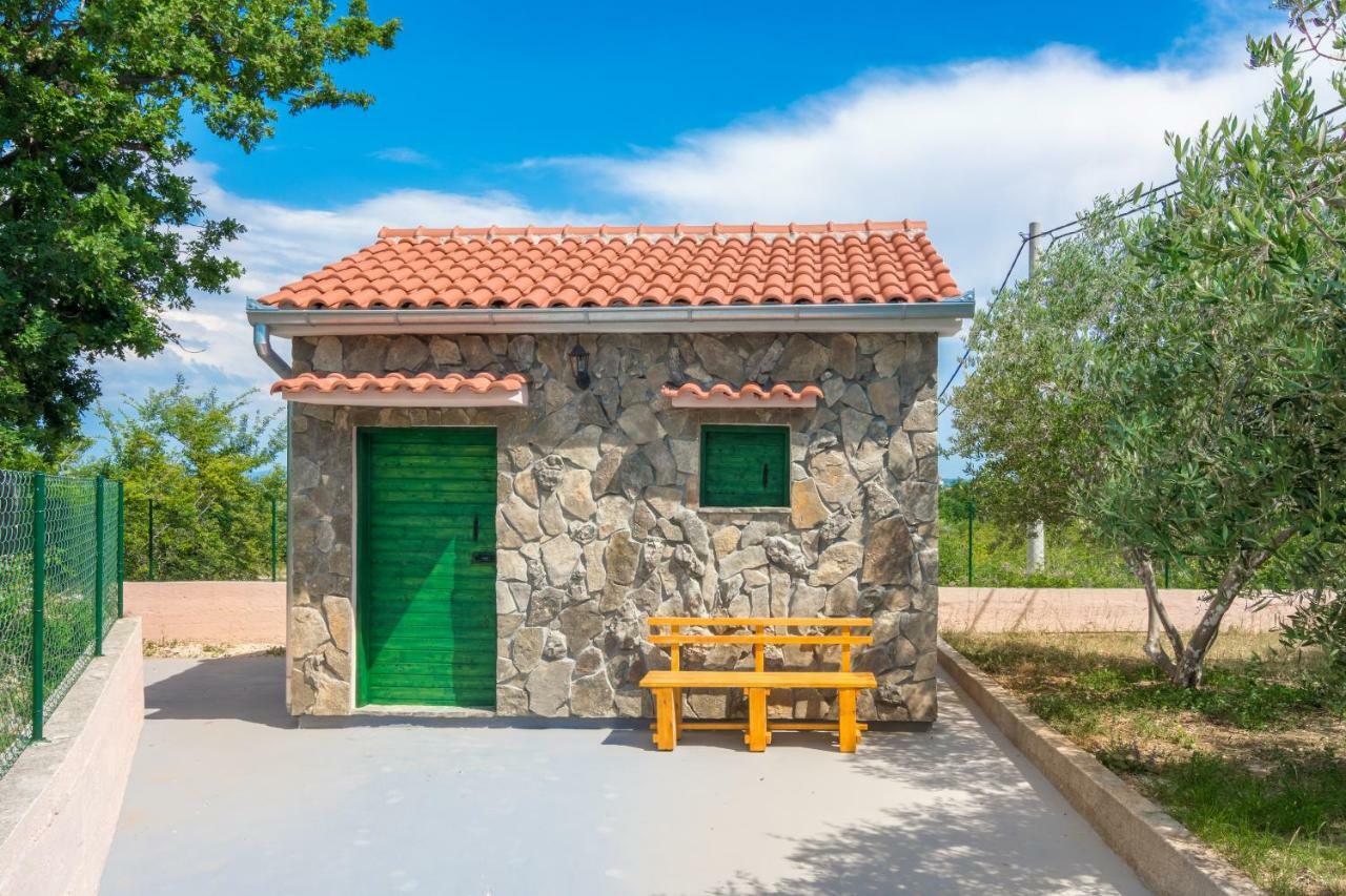 Vacation House Maslina Rupalj Exterior photo