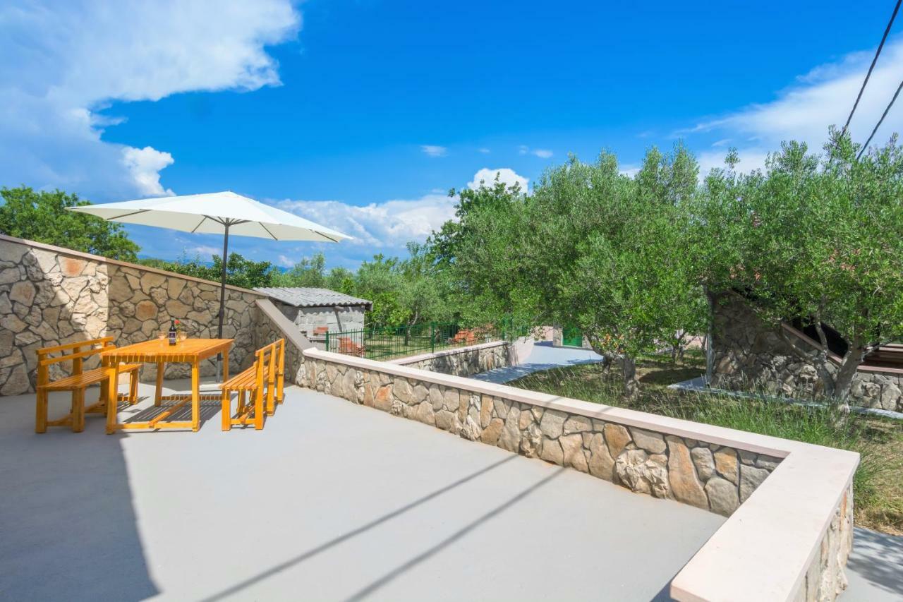 Vacation House Maslina Rupalj Exterior photo