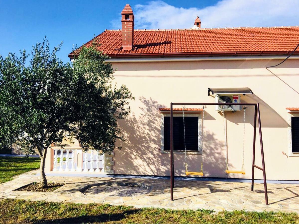 Vacation House Maslina Rupalj Exterior photo